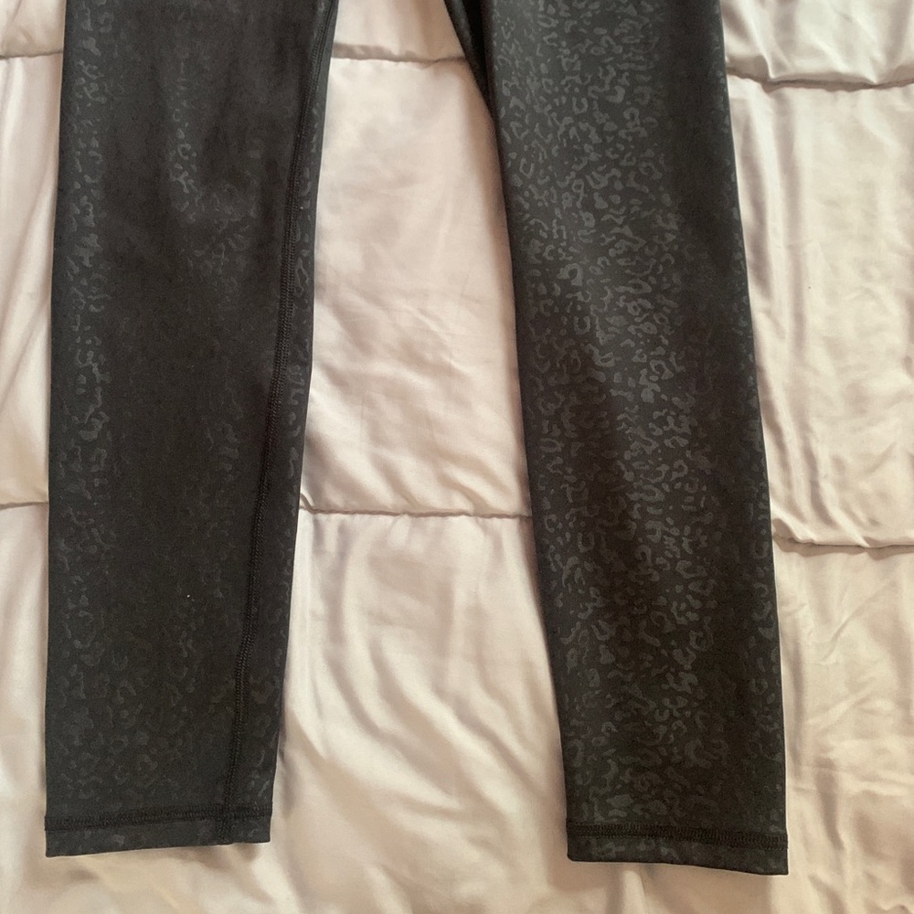 Black cheetah print leggings